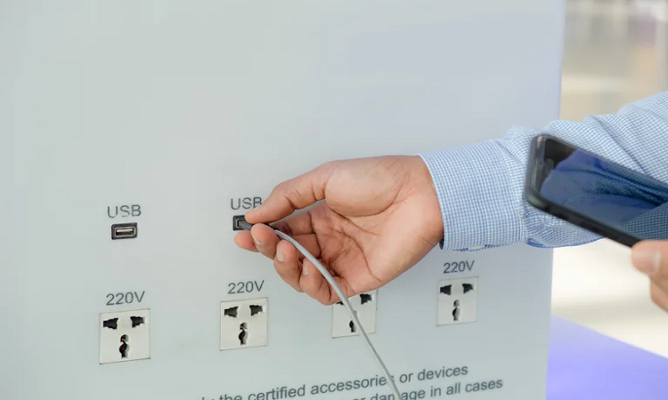 Cargadores USB públicos podrían robar información o infectar dispositivos