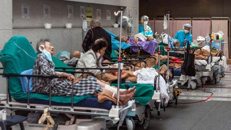 China mantendrá su estrategia para frenar el repunte de casos