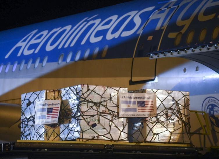 Argentina manda el primer avión a Polonia con ayuda humanitaria para refugiados
