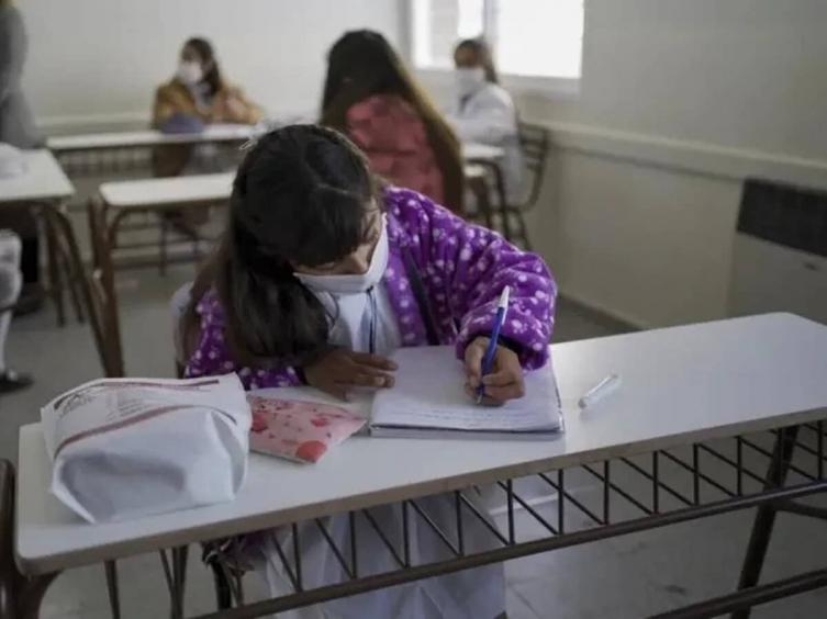 Cada provincia podrá definir si es obligatorio o no usar barbijo en escuelas