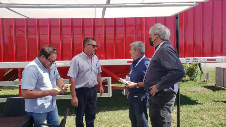 Expoagro: Más de 100 solicitudes de crédito para compra de maquinaria agrícola