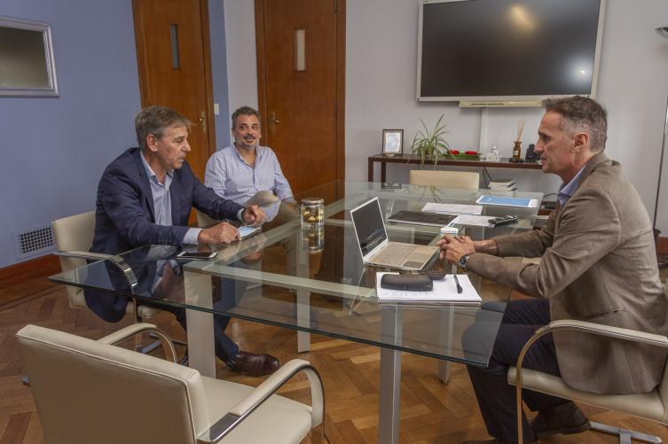 Jatón gestiona ante Nación obras y recursos para toda la ciudad