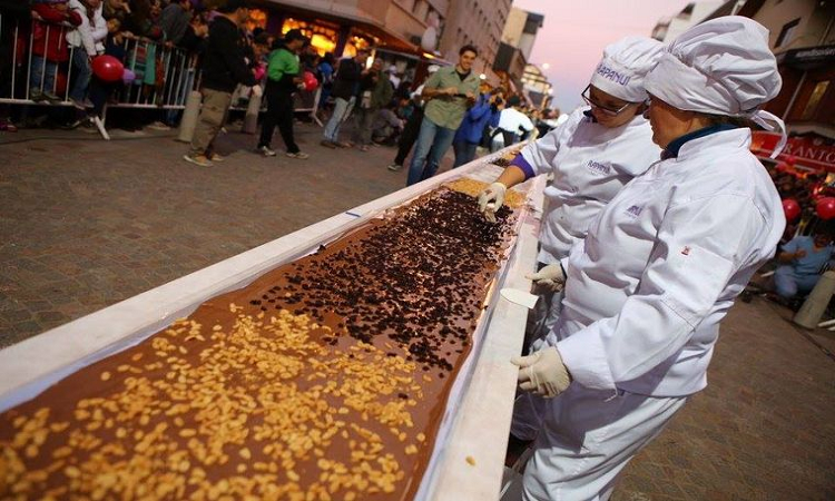 Bariloche prepara la barra de chocolate más larga del mundo