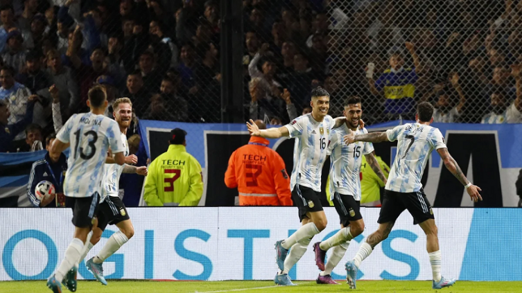 Eliminatorias: en una despedida soñada, la selección argentina le ganó 3-0 a Venezuela