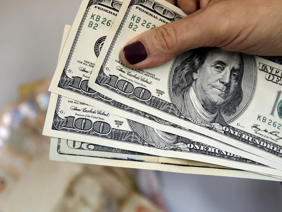 A cuánto está el dólar blue hoy lunes 28 de marzo