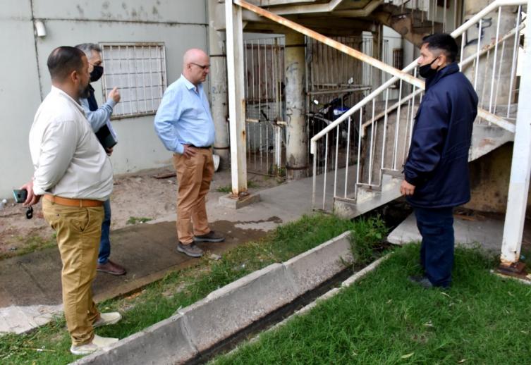 Limpiarán los desagües pluviales del Fonavi  de barrio Centenario 