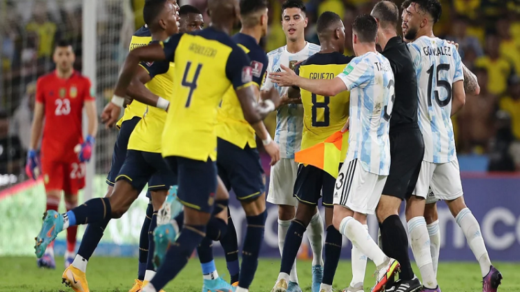 Eliminatorias: Argentina empató con Ecuador, con un polémico penal para el local
