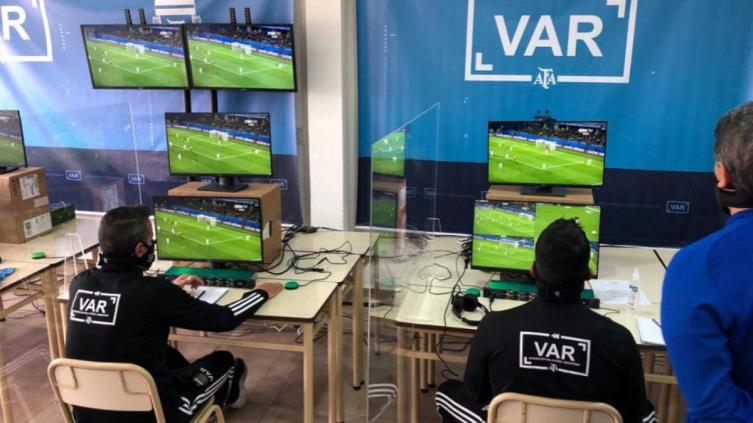 “El VAR es un elemento que nació para darle al árbitro una oportunidad de corregir”