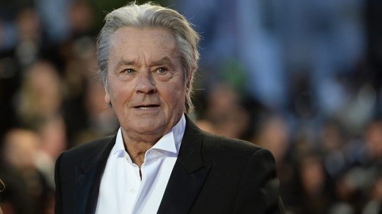 Alain Delon pidió a la familia la eutanasia