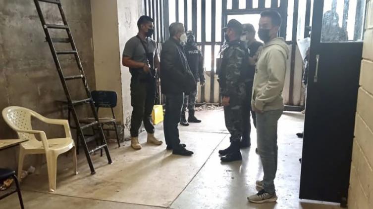 Ecuador: envían a 800 militares y policías para controlar un motín que dejó 19 muertos