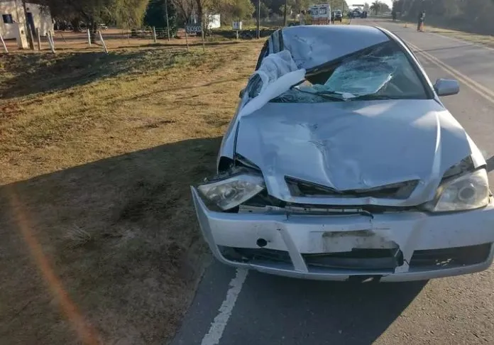 Ruta 1: Fuerte choque involucró a tres autos
