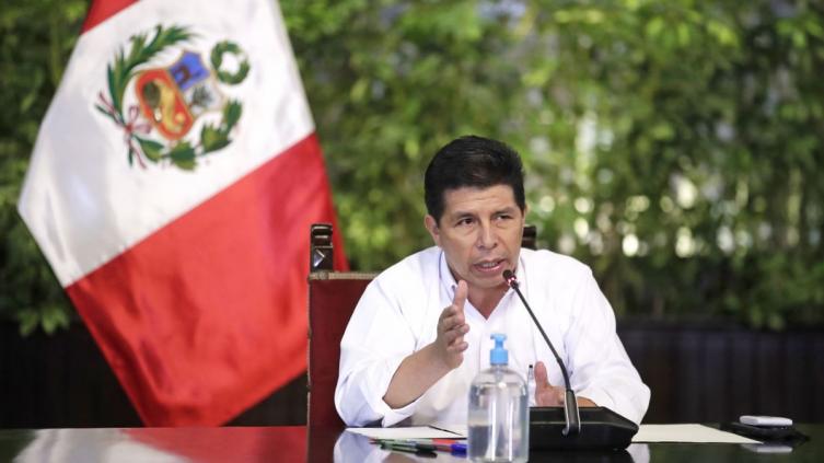 Perú: forzado por protestas, Castillo levantó toque de queda