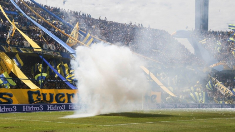 Sancionaron a Rosario Central por las bombas en el clásico