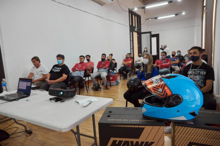 La Municipalidad brinda una capacitación en seguridad vial para deliverys