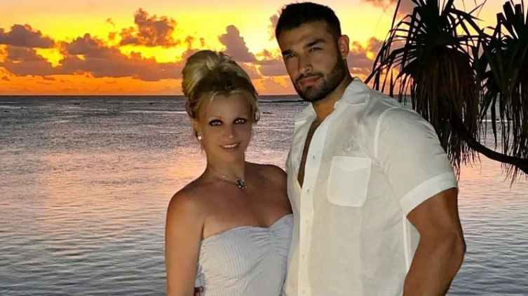 Britney Spears comunicó que está embarazada