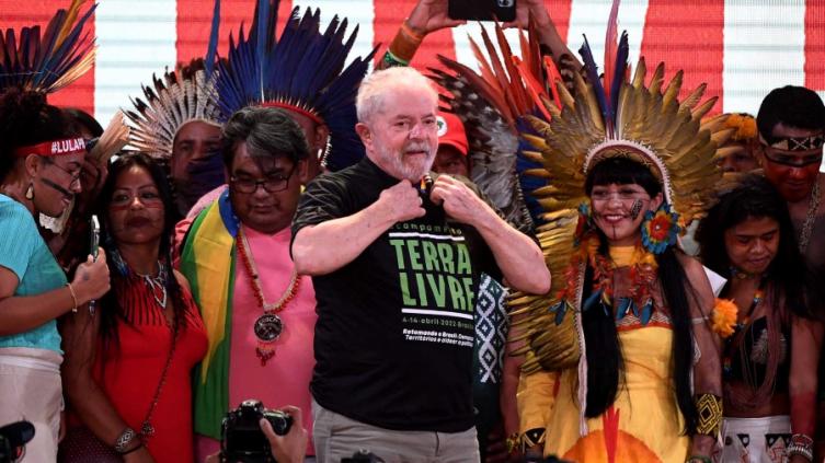 Lula prometió un Ministerio de Asuntos Indígenas a los líderes de los pueblos originarios