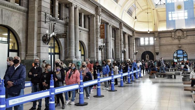 Se agotaron los pasajes de tren de larga distancia para Semana Santa