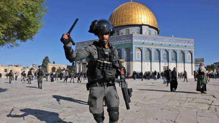 Más de 100 heridos por enfrentamientos entre palestinos y policías israelíes