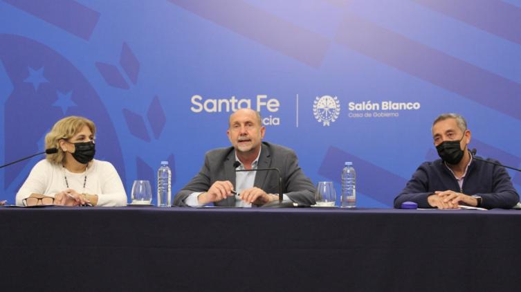 Perotti sugiere “seguir el proceso de vacunación y completarlo”