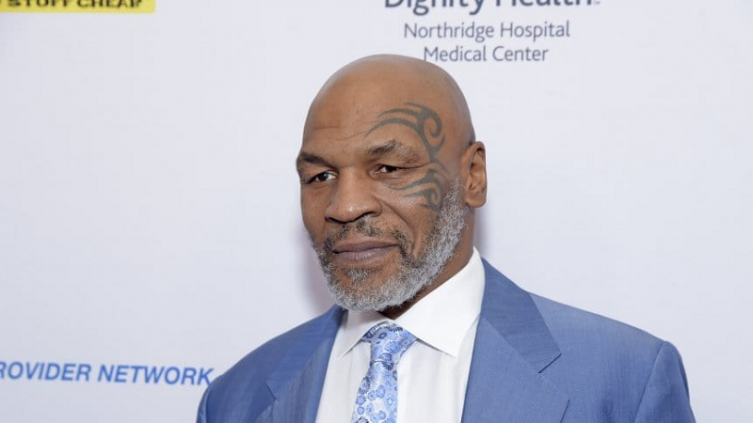 Mike Tyson atacó a un pasajero en un avión 