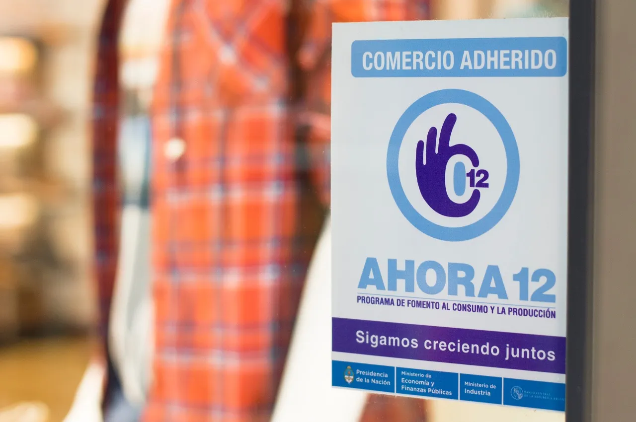 Ahora 12: el Gobierno subió las tasas y será más caro financiarse en cuotas con las tarjetas de crédito
