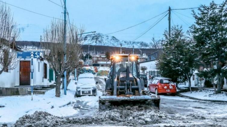 Alerta amarilla por fuertes vientos, tormentas y nevadas en doce provincias