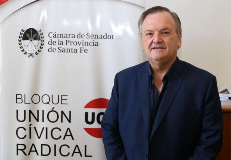 Felipe Michlig asume la presidencia de la UCR provincial