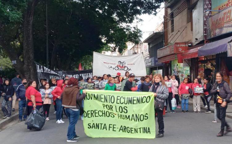 Víctimas de la inundación se movilizaron a Casa de Gobierno