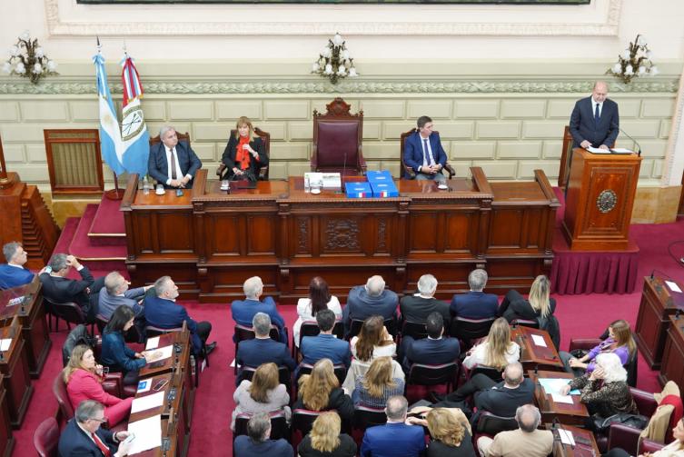 Perotti abrió hoy el período de sesiones ordinarias en la Legislatura