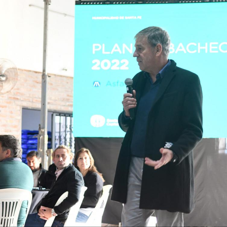 Emilio Jatón presentó el Plan Integral de Bacheo 2022