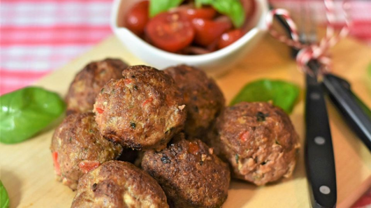 Albóndigas: carne, pollo y vegetales
