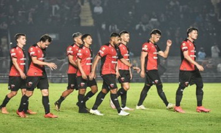 Colón cerró un paupérrimo torneo, perdió ante Vélez Sarsfield 2-1 en la Copa de la Liga