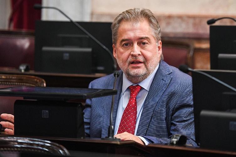 “Aunamos esfuerzos con el objetivo común de proteger las familias santafesinas”
