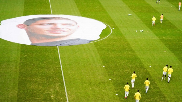 Sancionarían a Niza por los cantos ofensivos contra Emiliano Sala