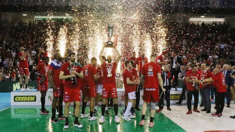 Luciano De Cecco se consagró tricampeón en Italia