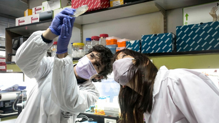 Un estudio relaciona la hepatitis grave detectada en niños con el coronavirus