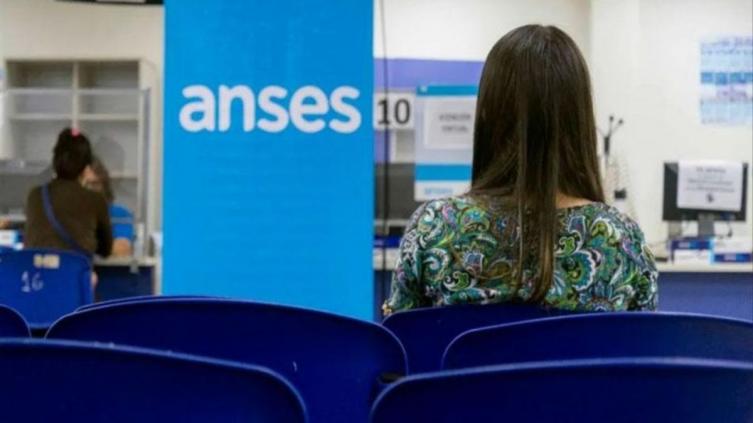 Comienza a pagarse la primera cuota del Refuerzo de $18 mil