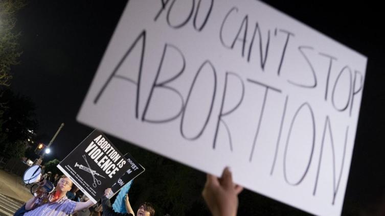 Oklahoma votó una ley que restringe completamente la chance de abortar