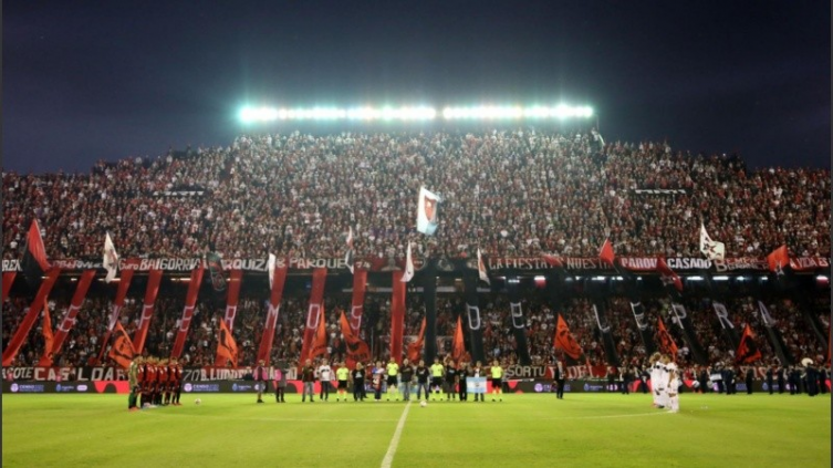 Newell’s dio marcha atrás y bajó el precio de los abonos a platea
