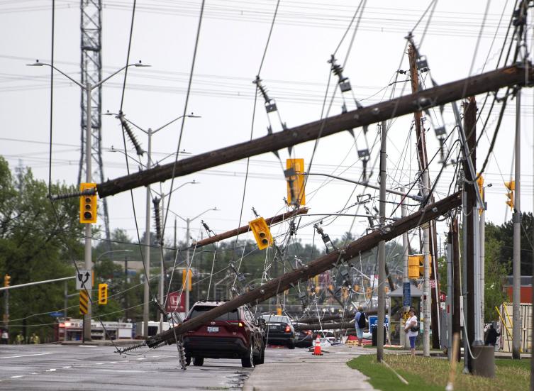 Ocho muertos y cientos de miles de personas sin electricidad por una tormenta en Canadá