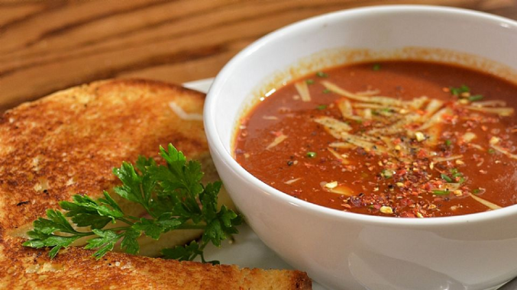 Antioxidantes: sopa cremosa de tomate