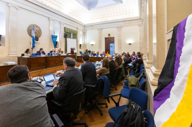 Cupo laboral para personas travestis, transexuales, transgénero y no binarias