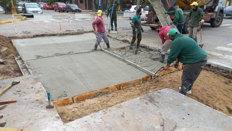Trabajos de iluminación, arbolado y bacheo previstos para este martes