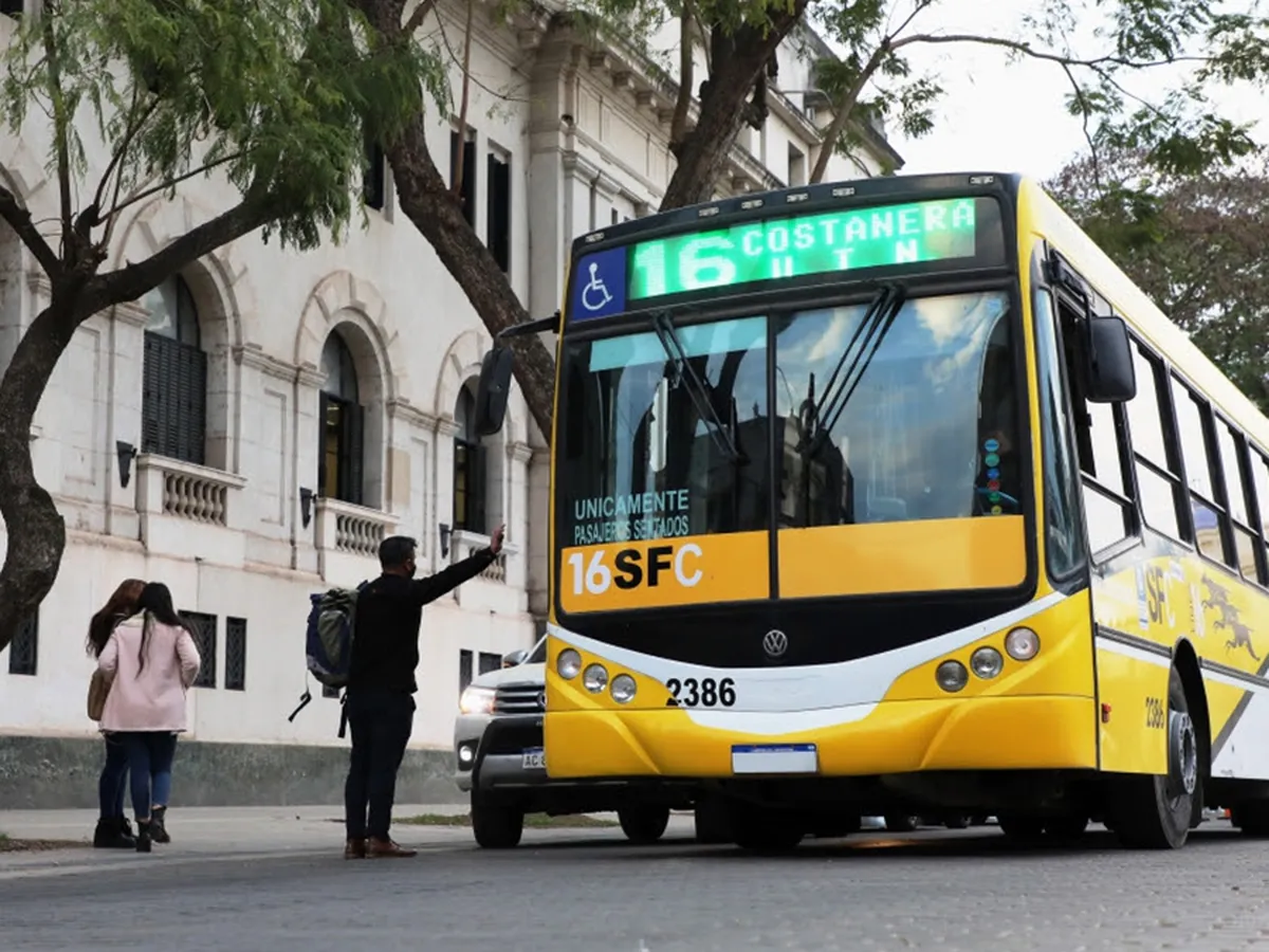 Colectivos: Empresarios advierten por un nuevo paro