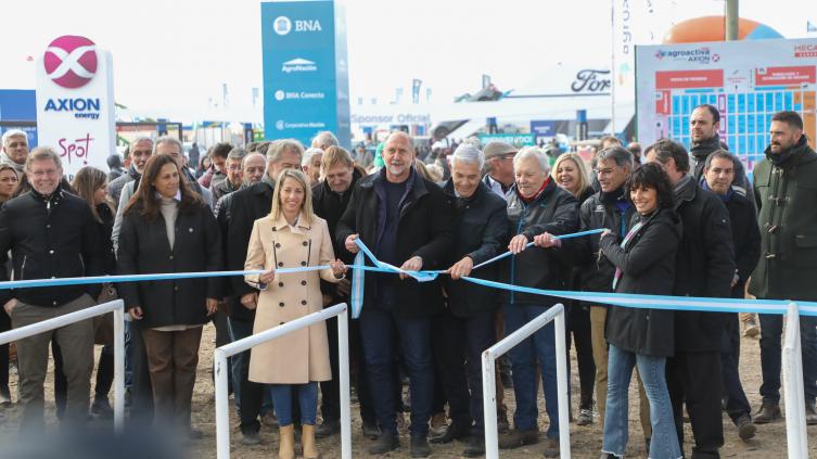 Perotti participó de la inauguración de AgroActiva