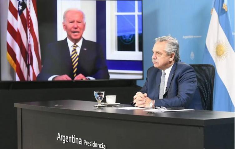 Cumbre de las Américas: Fernández llega hoy a Los Ángeles