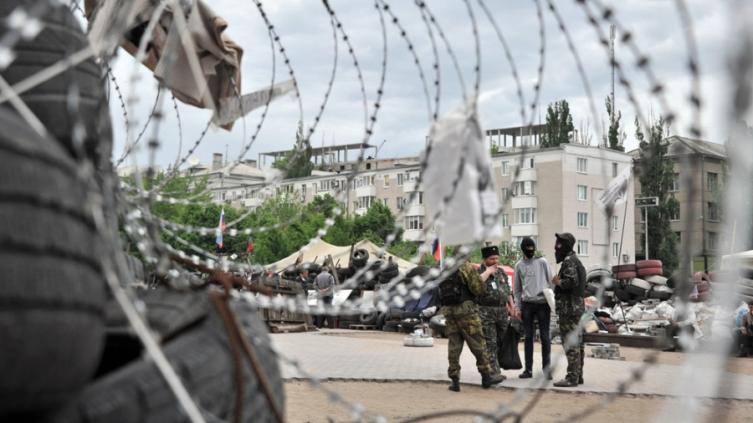 Reino Unido intenta salvar a dos británicos sentenciados a muerte en Donetsk