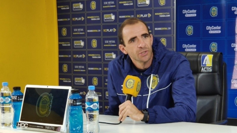 Leandro Somoza dejó de ser el técnico de Rosario Central