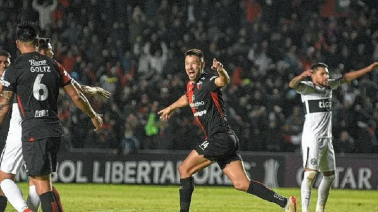 Lértora firmará por tres años con Xolos de Tijuana