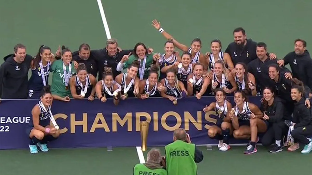 Las Leonas recibieron el trofeo de la Pro League 2022 tras el triunfo ante India